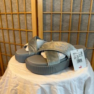 Puma Velvet Platform Slides Sz7.5